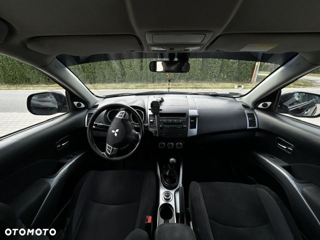 Mitsubishi Outlander 2.0 DID Intense + - 14