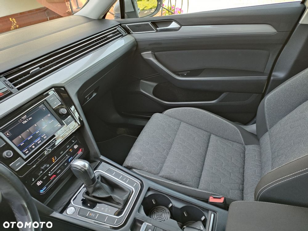 Volkswagen Passat - 7