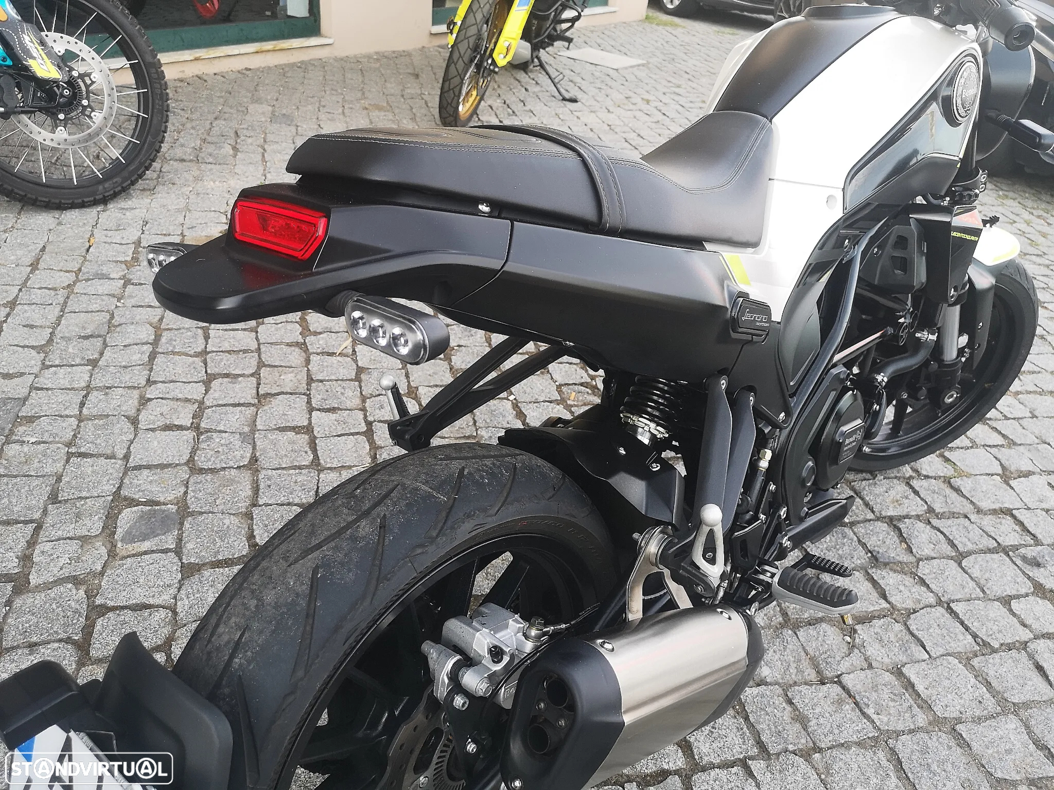 Benelli Leoncino 250 A2 - 6