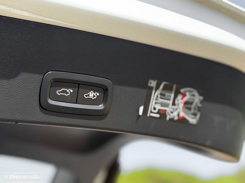 Volvo XC 40 1.5 T5 PHEV Momentum Plus - 20