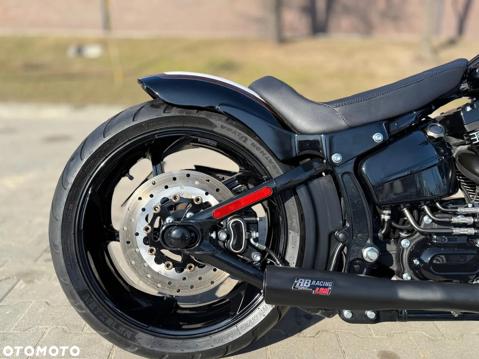 Harley-Davidson Softail Breakout - 12