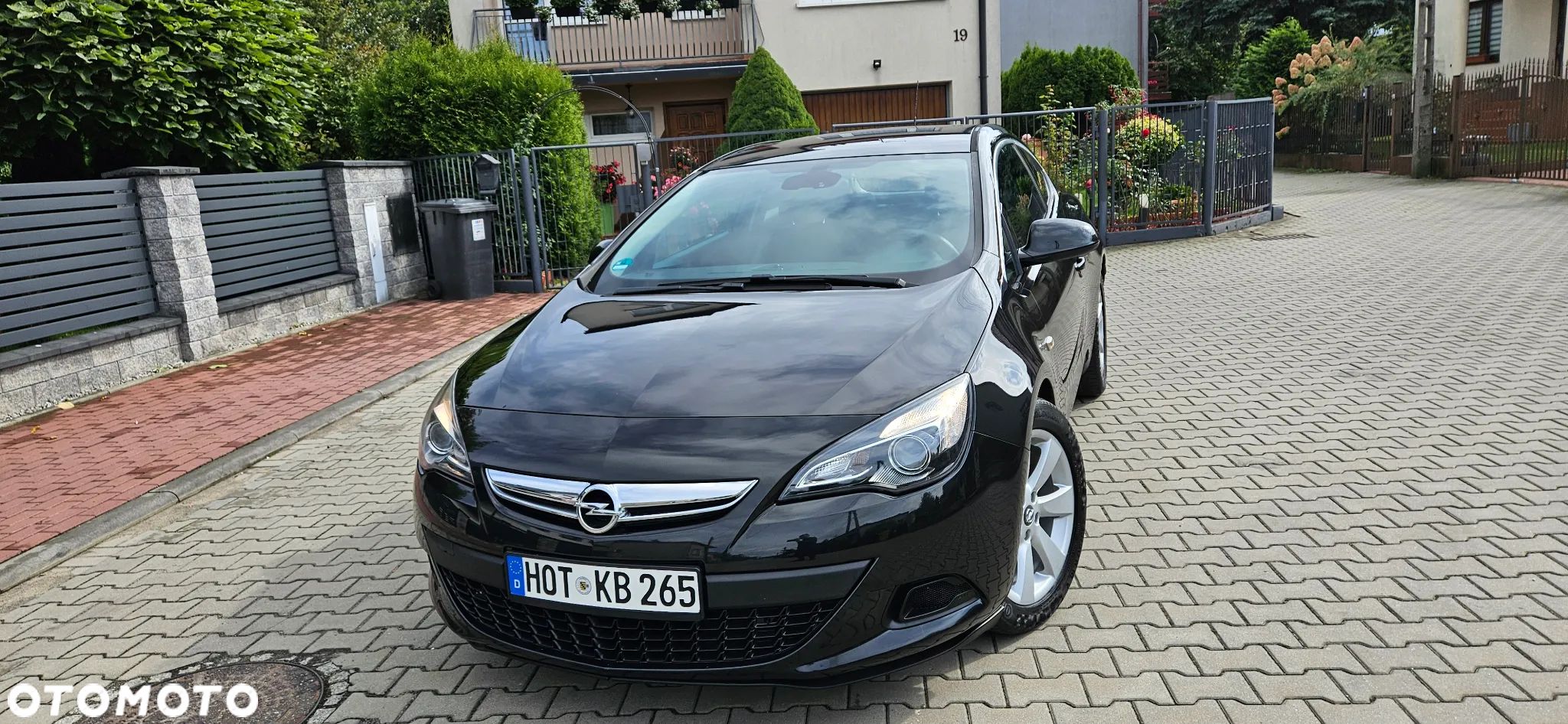 Opel Astra GTC 1.4 Turbo Edition - 1