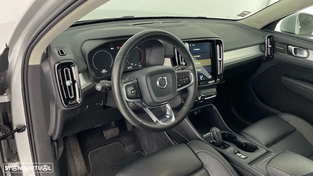 Volvo XC 40 2.0 D4 Momentum Plus AWD - 7