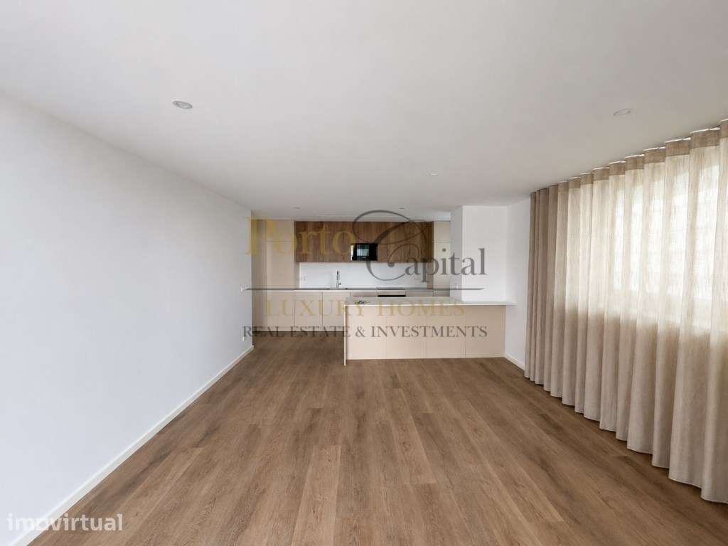 VENDE-SE T3 COM VARANDA EM LEÇA DA PALMEIRA - Grande imagem: 2/34