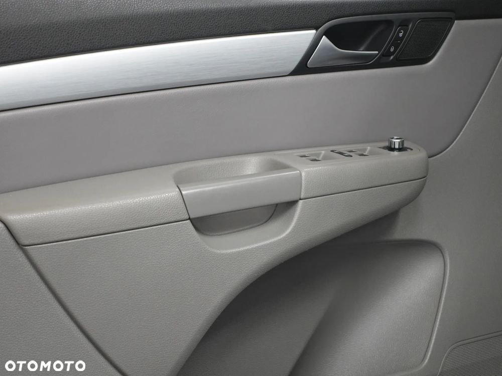 Volkswagen Sharan 2.0 TDI 4Motion BlueMotion Technology Highline - 17