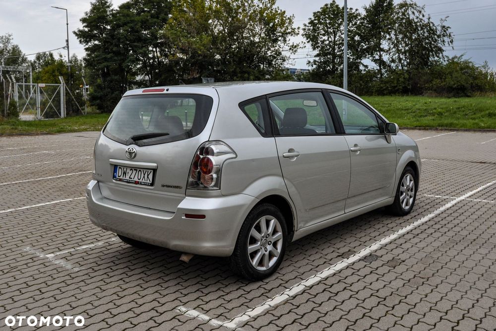 Toyota Corolla Verso - 4