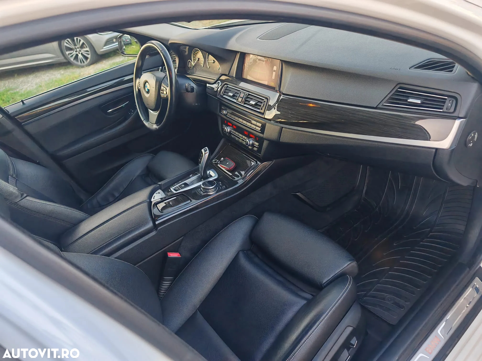 BMW Seria 5 525d xDrive Touring Aut. Luxury Line - 7