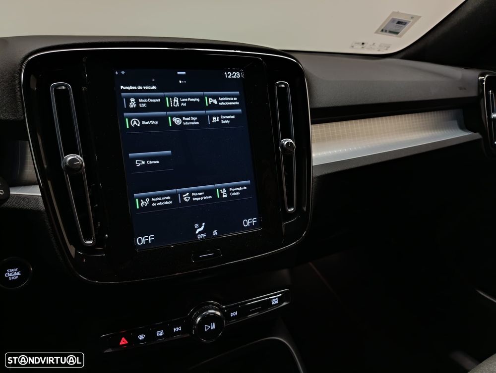 Volvo XC 40 1.5 T2 Momentum Geartronic - 28