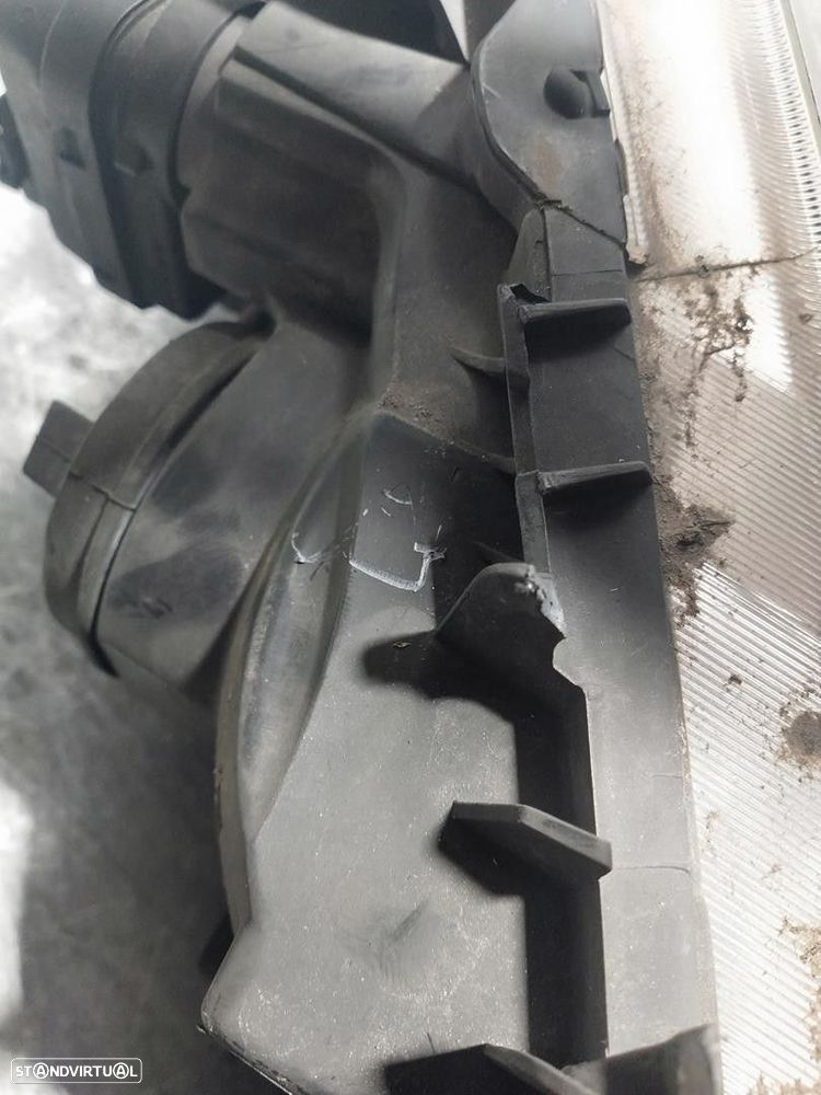 FAROL ESQUERDO RENAULT MEGANE II BREAK FAMILIAR 2005 - 1