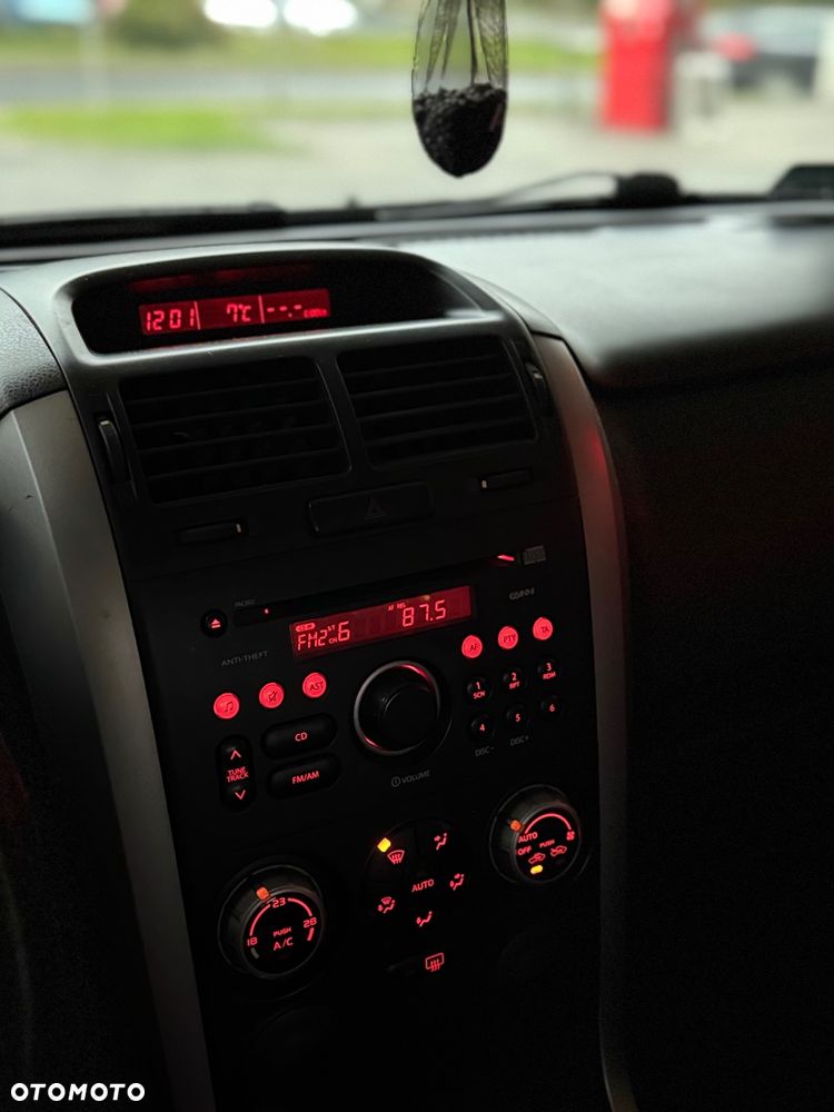 Suzuki Grand Vitara 1.6 - 21