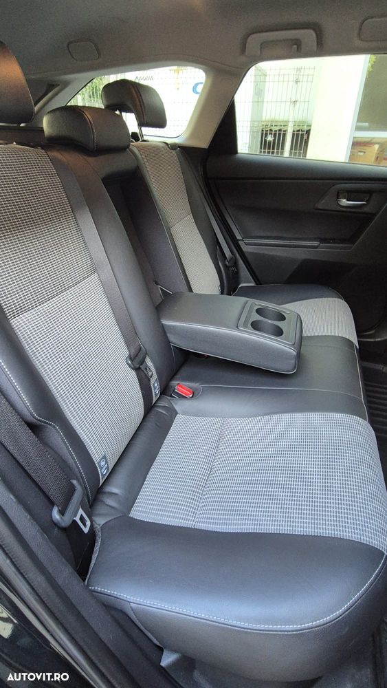 Toyota Auris 1.8 L VVT-i Sol+ - 12