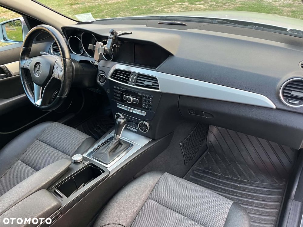 Mercedes-Benz Klasa C 300 CDI 4Matic 7G-TRONIC Avantgarde Edition - 25