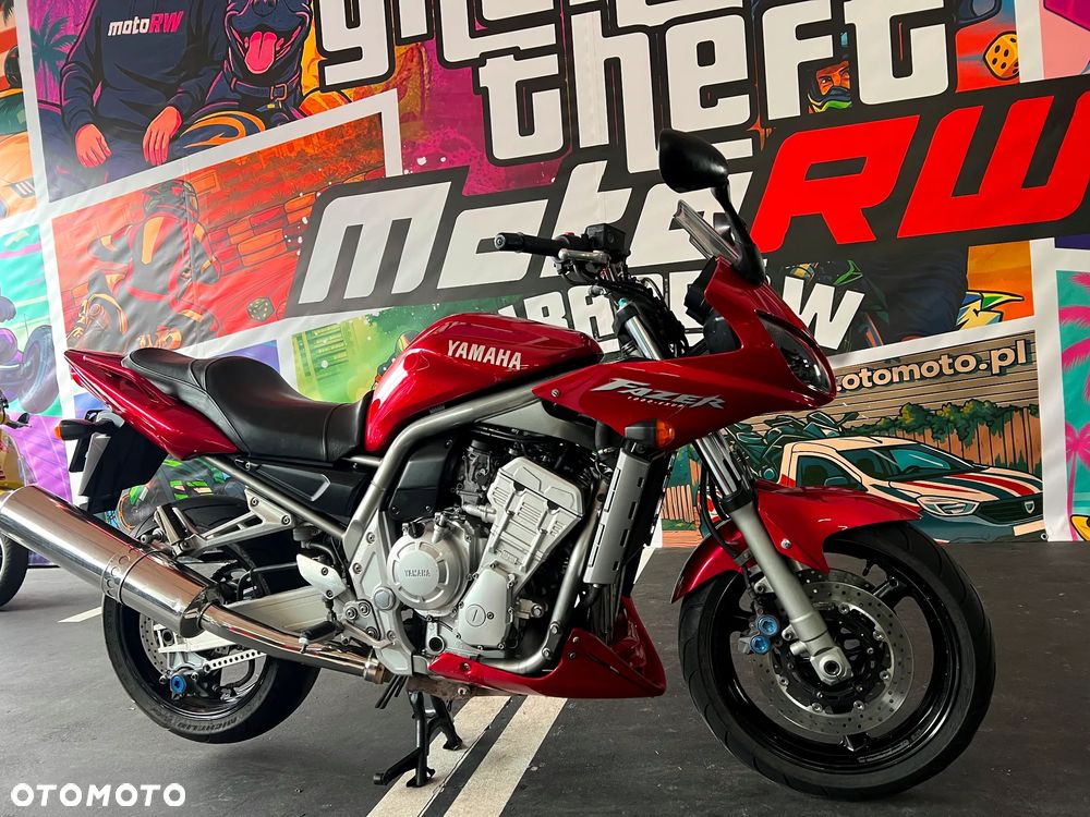 Yamaha FZS - 4