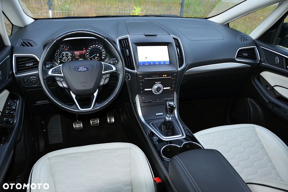 Ford S-Max 2.0 TDCi Vignale - 26
