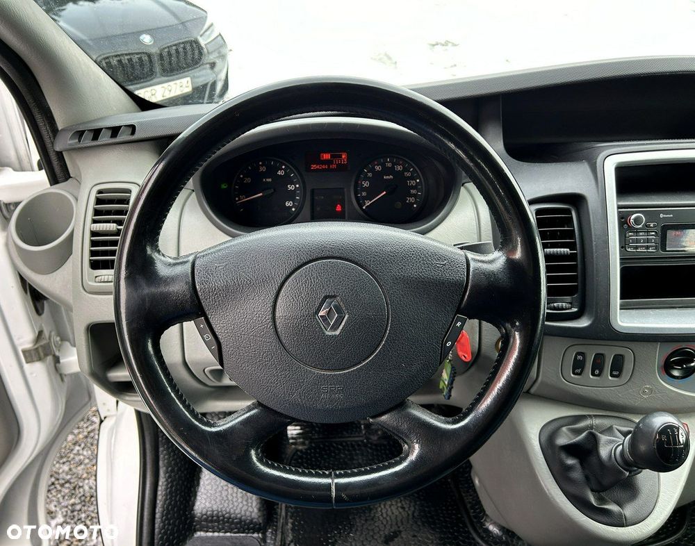 Renault Trafic - 16