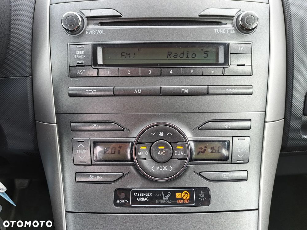 Toyota Auris 1.4 VVT-i Sol - 22