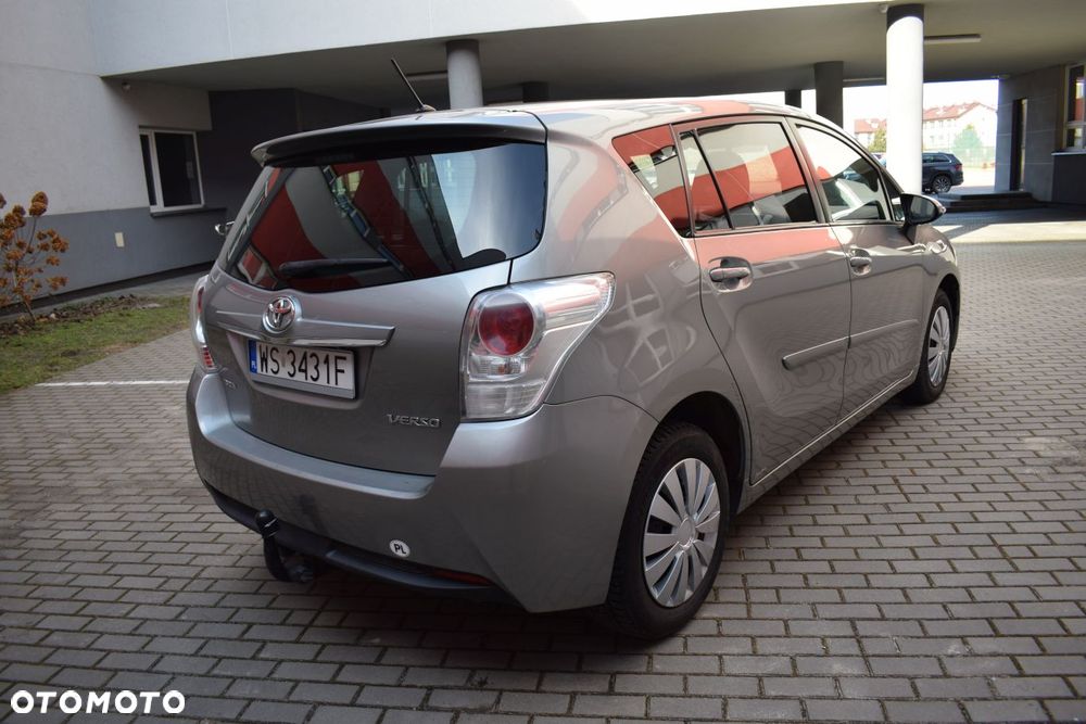 Toyota Verso 2.0 D-4D 5-Sitzer Executive - 3