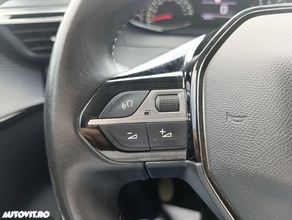 Peugeot 208 1.2 L PureTech STT Allure Pack - 15