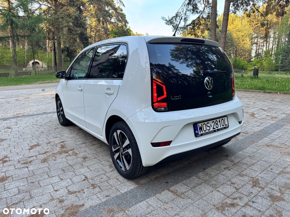 Volkswagen up! Active - 5