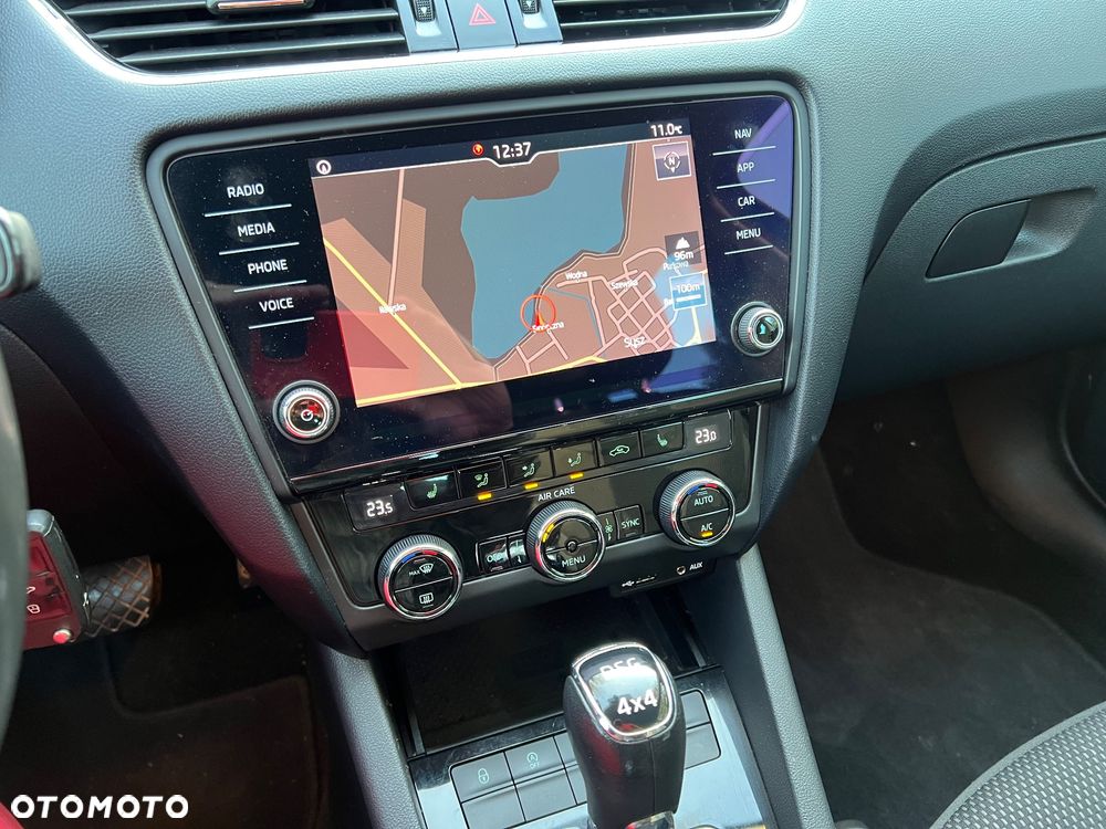 Skoda Octavia Scout 2.0 TDI 4x4 DSG - 17