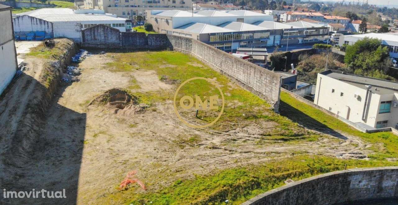 TERRENO INDUSTRIAL COM PIP APROVADO | 2.010 m2 de Armazém + Logradouro - Grande imagem: 2/19