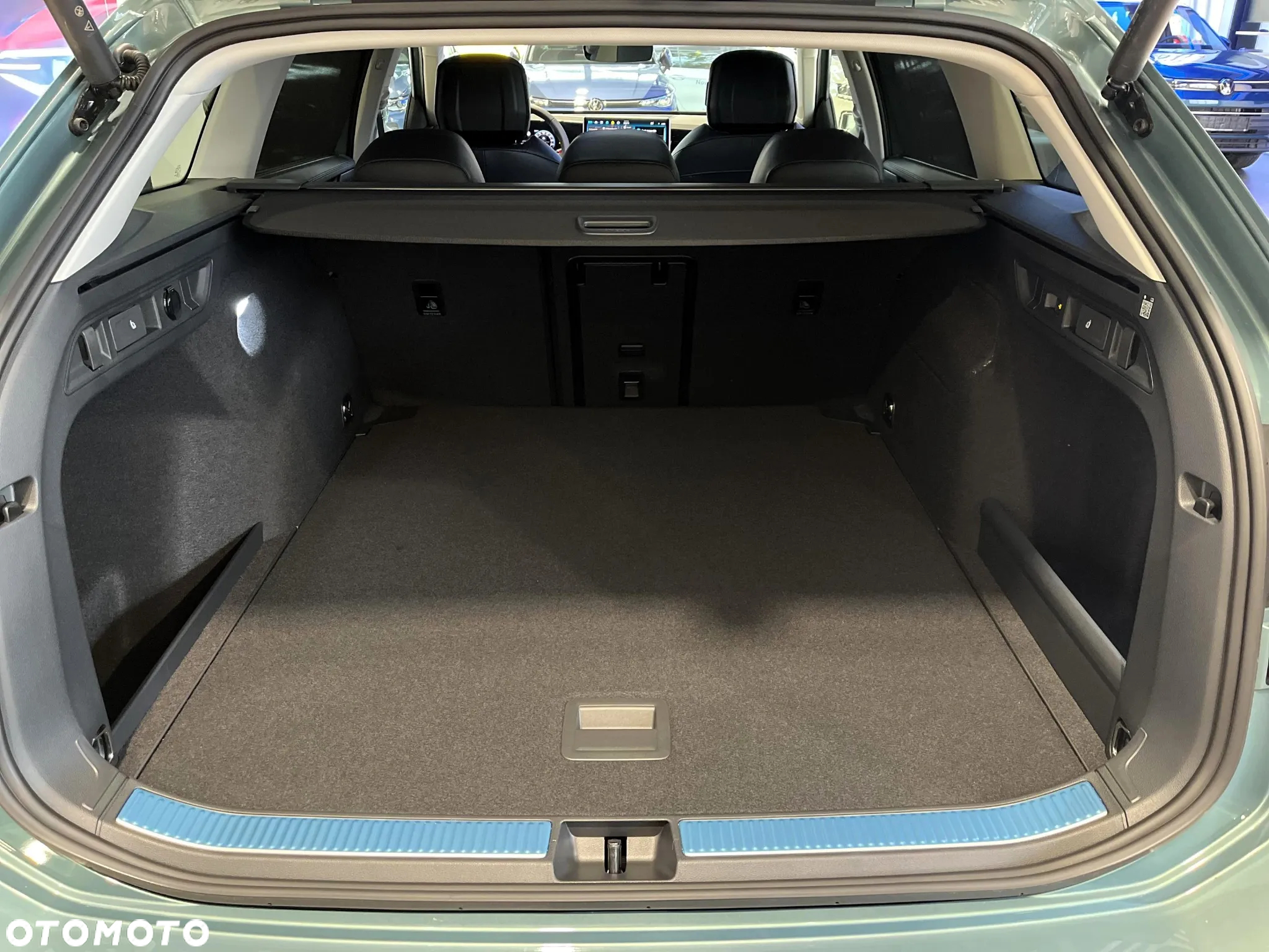 Volkswagen Passat 2.0 TDI SCR 4Mot Elegance DSG - 30