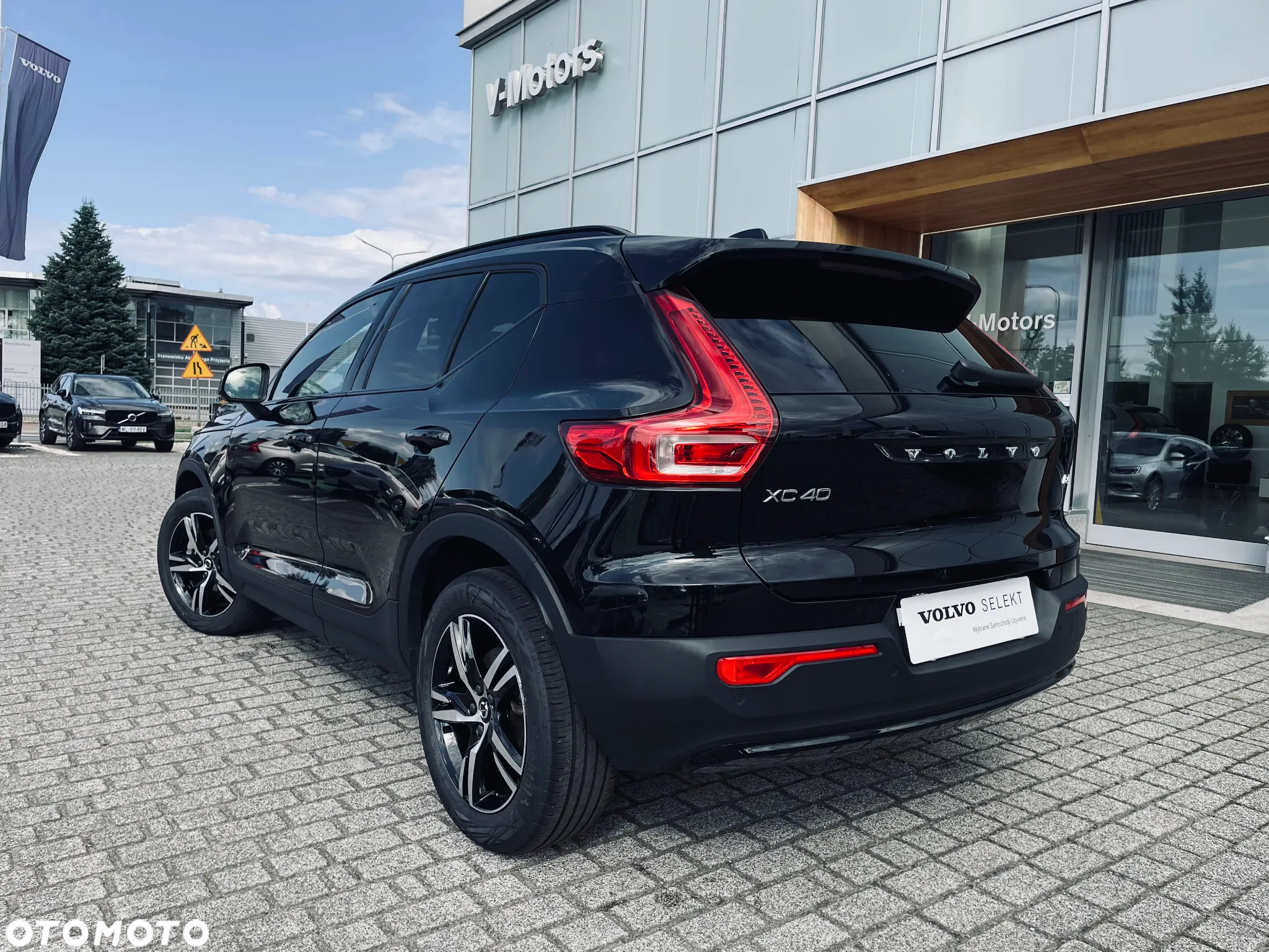 Volvo XC 40 B4 Plus Dark - 6