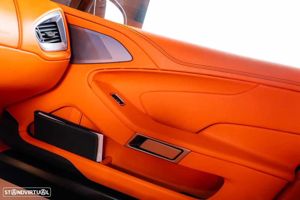 Aston Martin Vanquish 5.9 V12 - 30