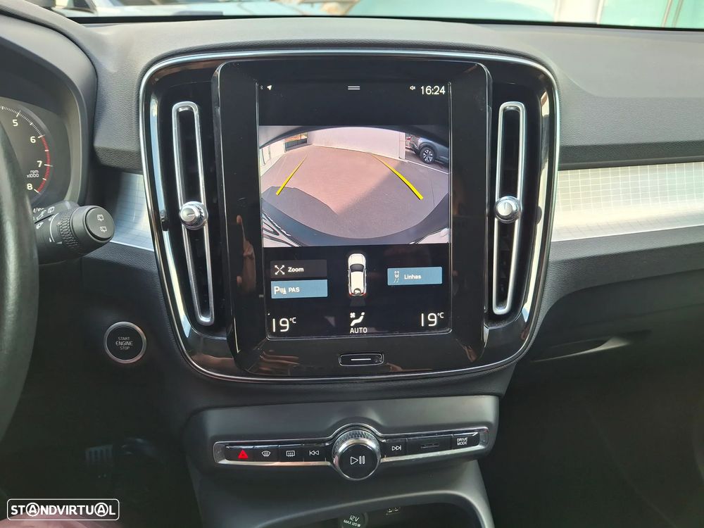 Volvo XC 40 1.5 T3 Momentum Geartronic - 18
