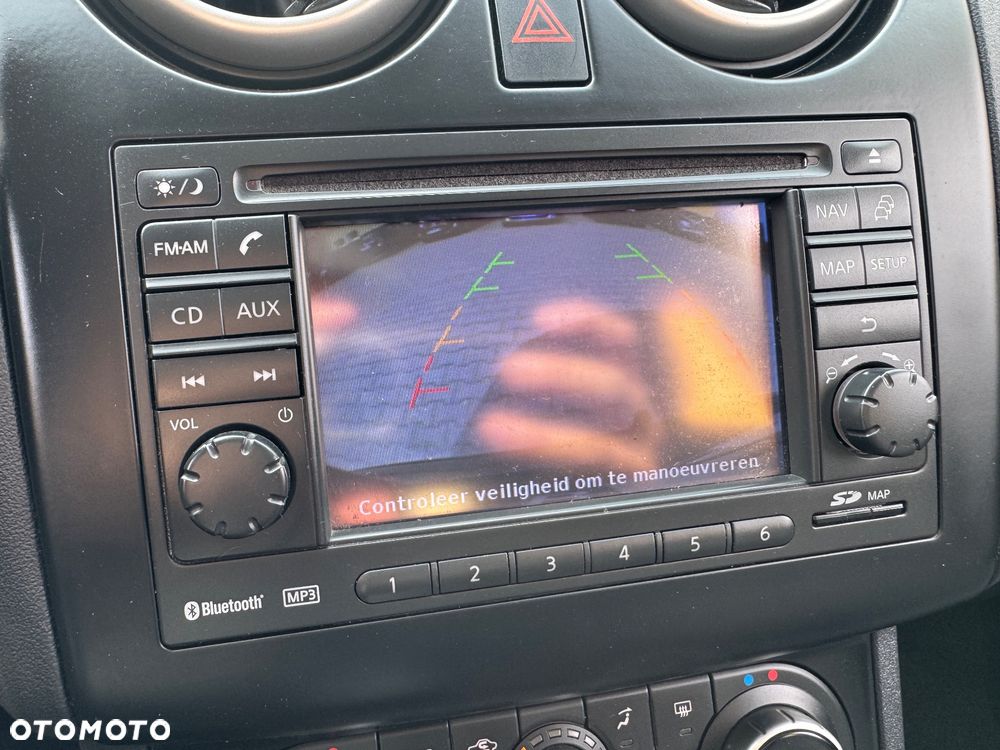 Nissan Qashqai 1.5 dCi TEKNA - 8