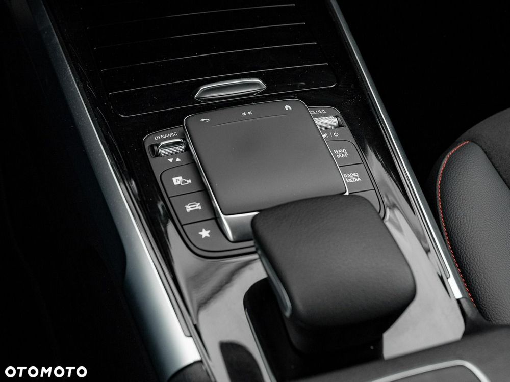 Mercedes-Benz GLB - 19