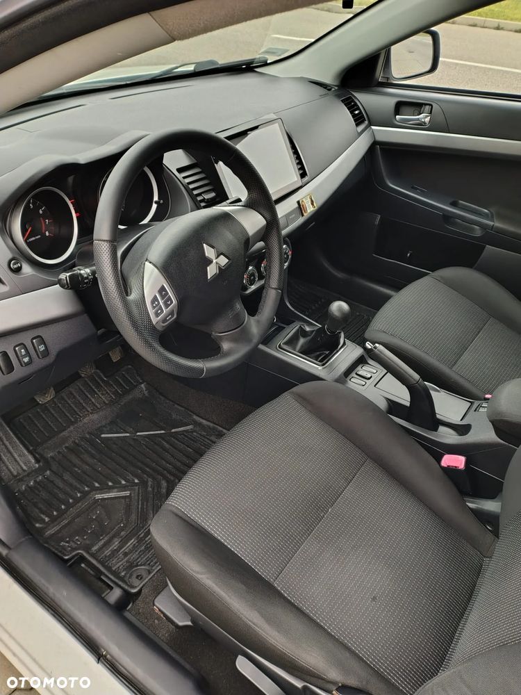 Mitsubishi Lancer 1.6 Inform - 7