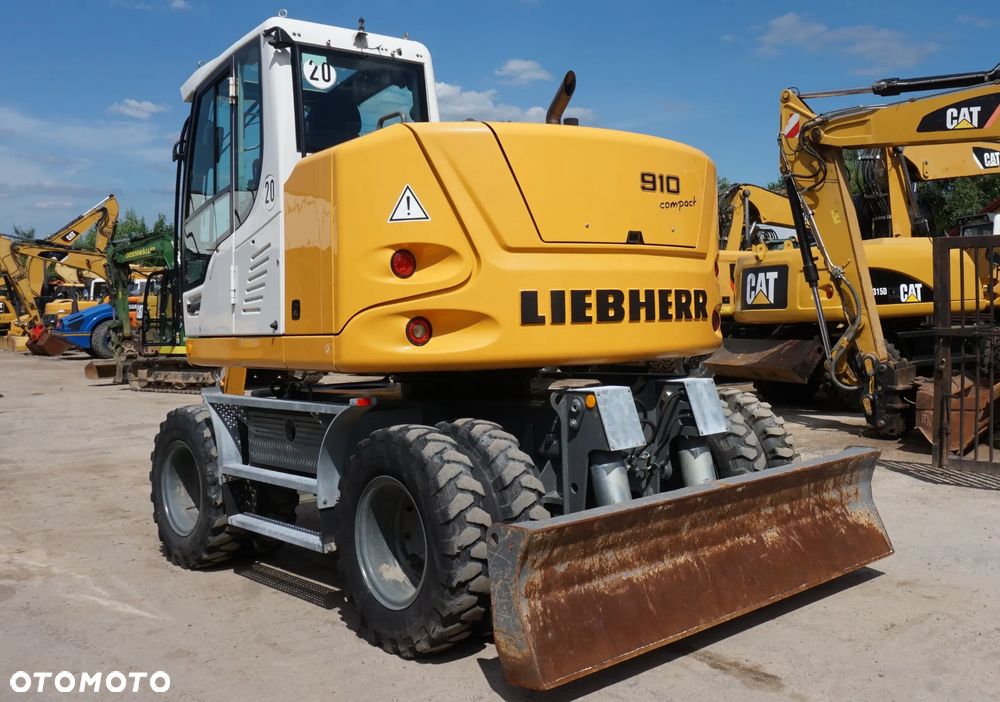 Liebherr A 910 - 6