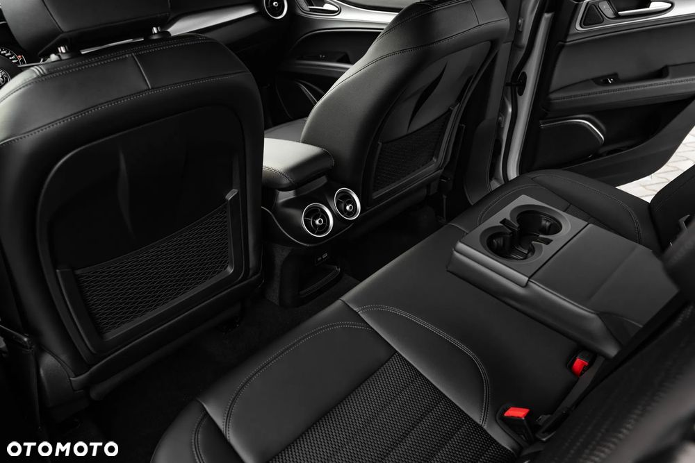Alfa Romeo Stelvio 2.0 Turbo Sprint Q4 - 27