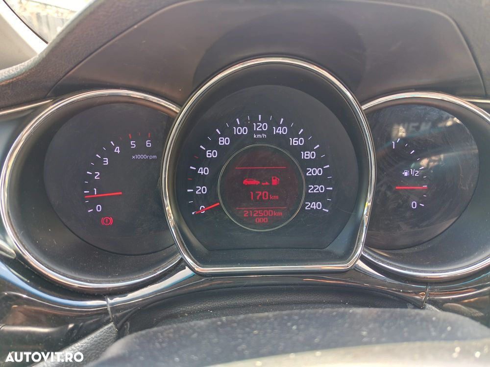Kia Ceed 1.6 CRDi 136 ISG Spirit - 6