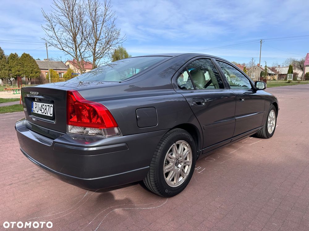 Volvo S60 2.4D Momentum - 9