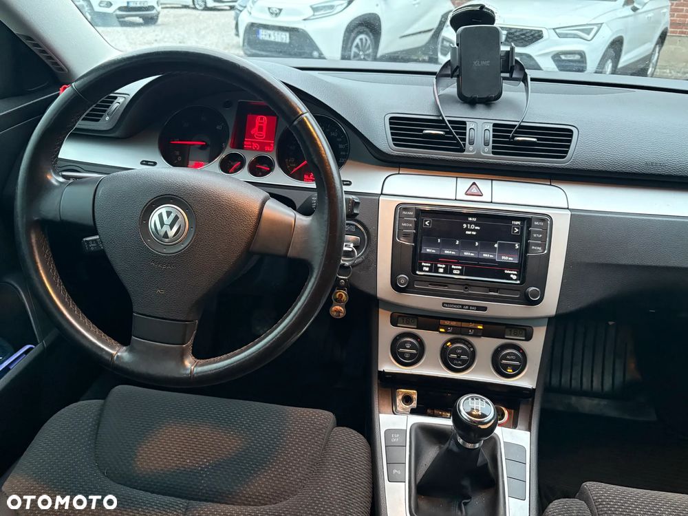 Volkswagen Passat 1.9 TDI DPF Comfortline - 9