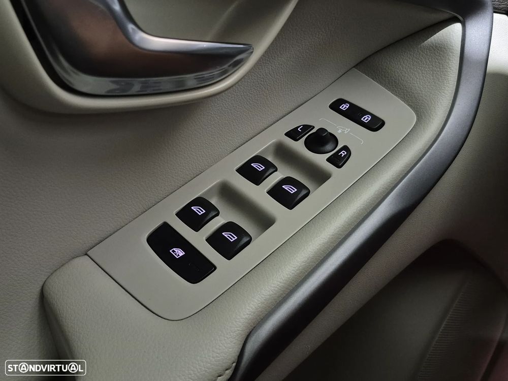 Volvo V40 1.6 D2 Momentum Eco - 31