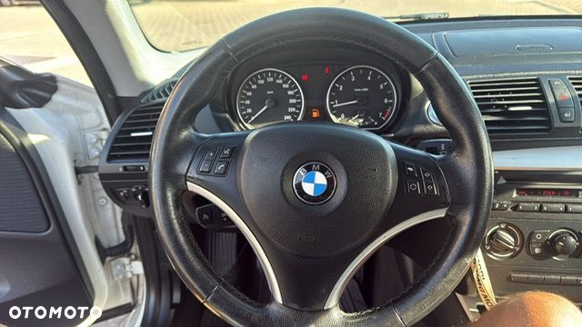 BMW Seria 1 116i - 13