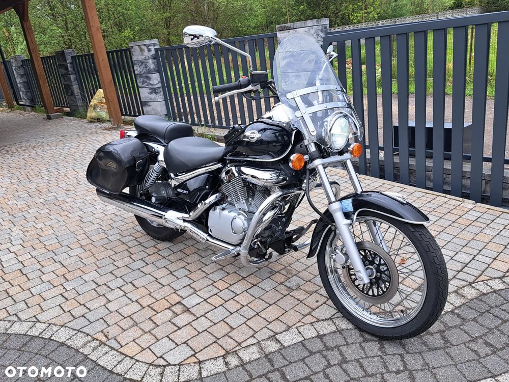 Suzuki Intruder - 5