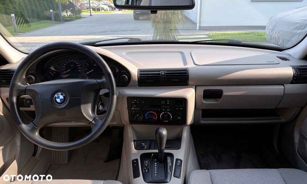 BMW Seria 3 - 12