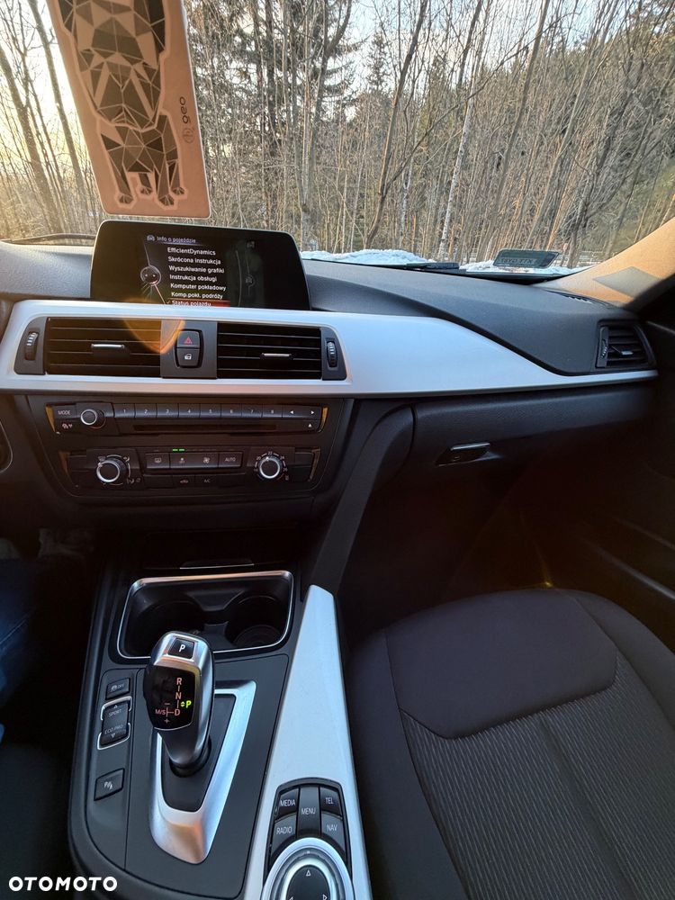 BMW Seria 3 320d - 4
