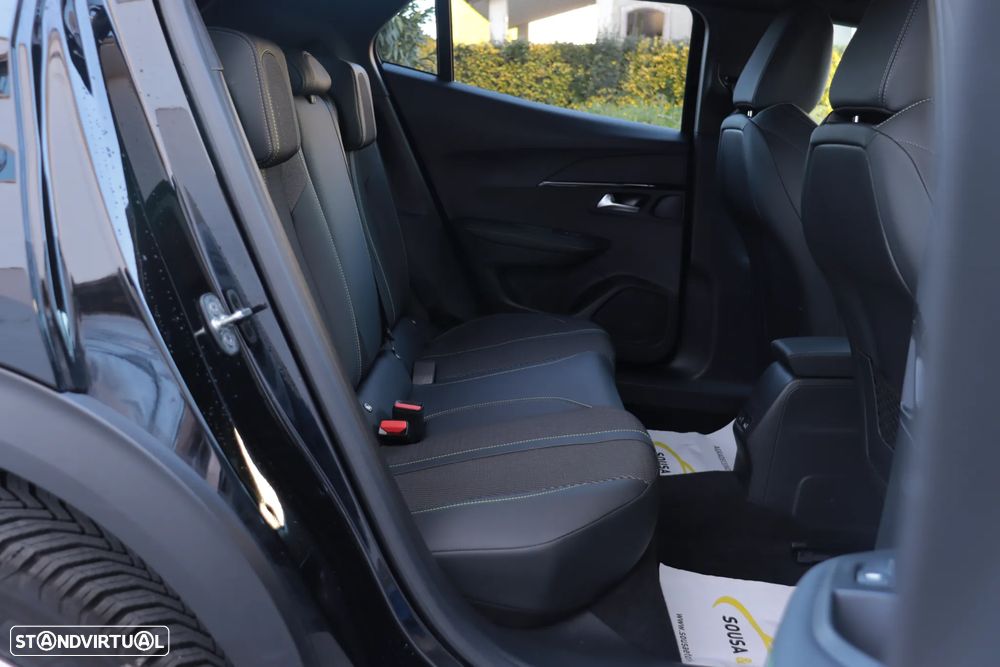 Peugeot 2008 PureTech 130 EAT8 GT - 14