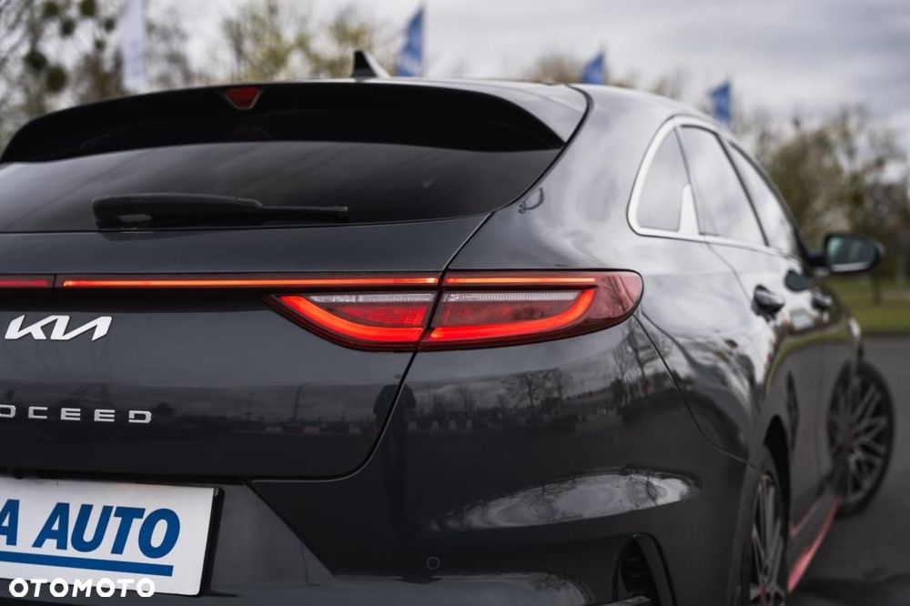 Kia ProCeed - 14