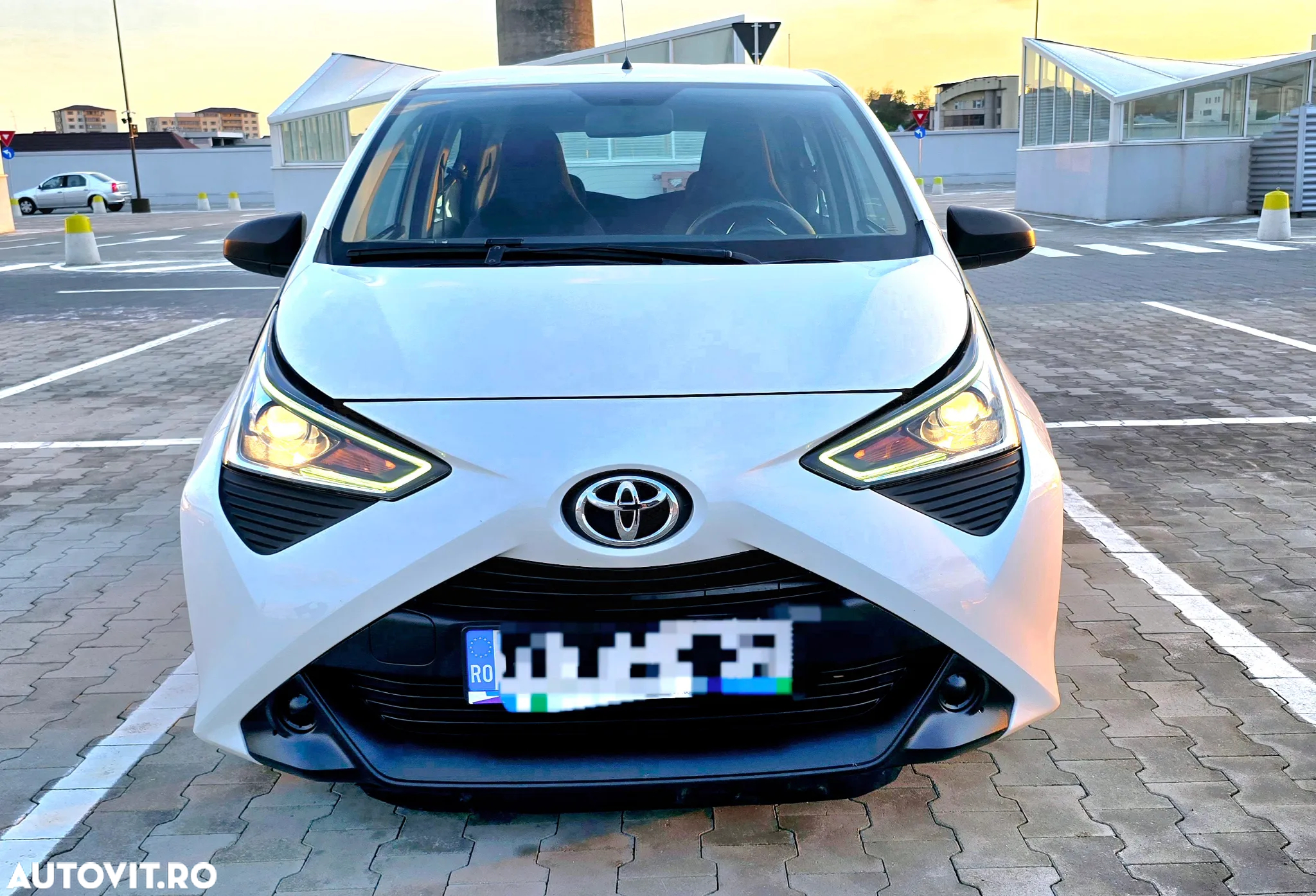 Toyota Aygo 1.0 VVY-I 5 usi X-connect - 9