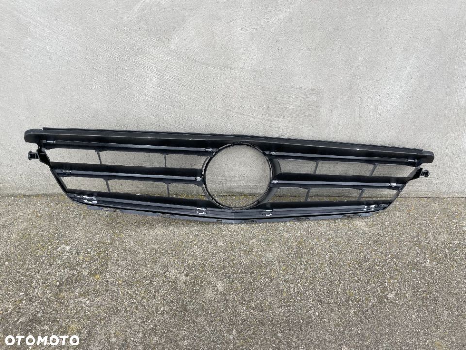 ATRAPA, GRIL MERCEDES C_KLASA W204 2007-2011 - NOWY AVANTGARDE - 2