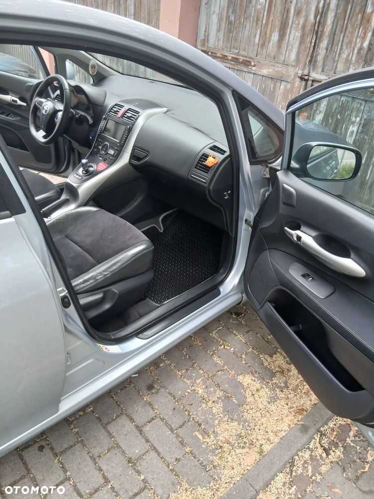 Toyota Auris - 5