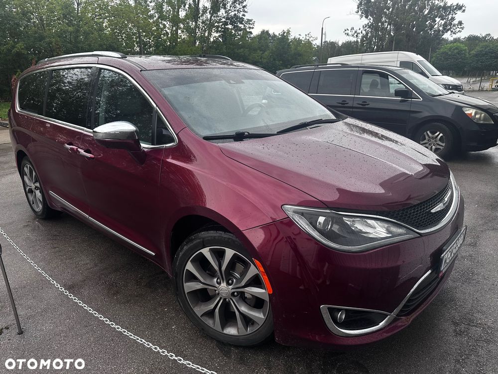 Chrysler Pacifica - 1