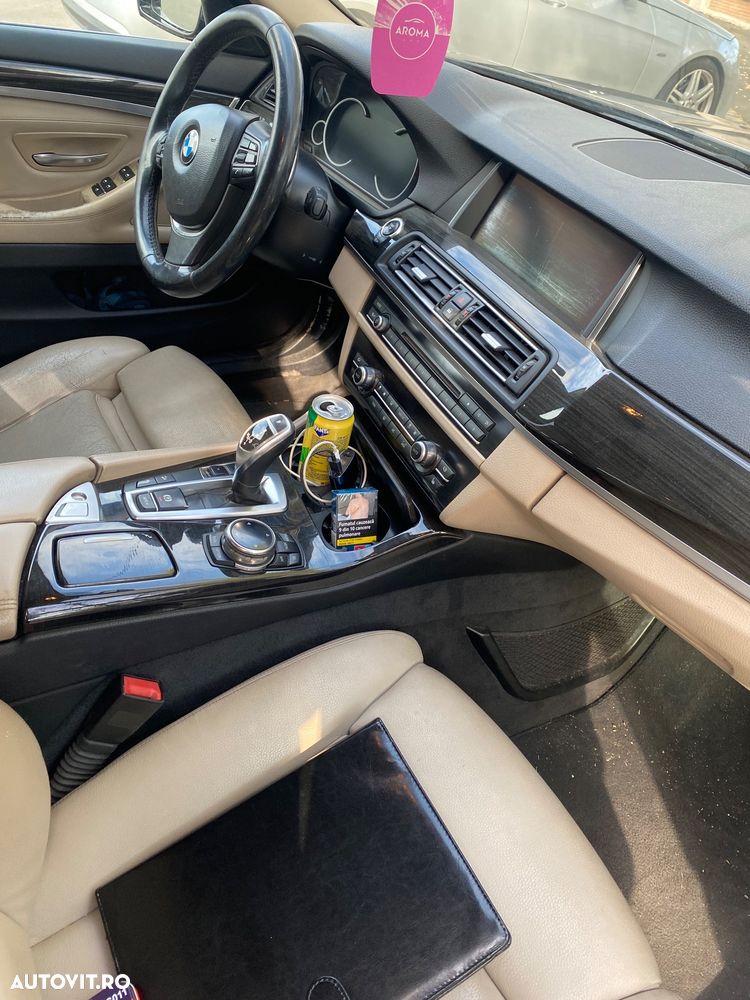 BMW Seria 5 525d xDrive AT - 2