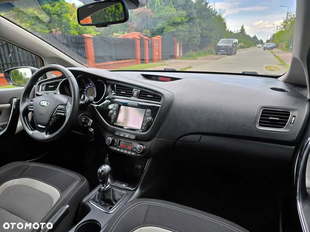 Kia Ceed - 16